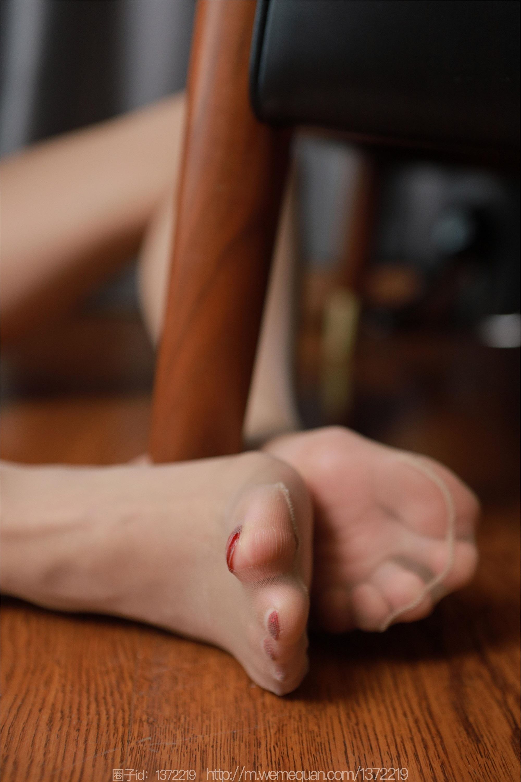 IESS异思趣向  2023.05.06 丝享家 1443 兔兔《性感眼镜娘》